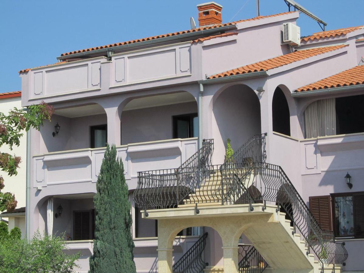 Purple House Apartment Pula Exterior photo